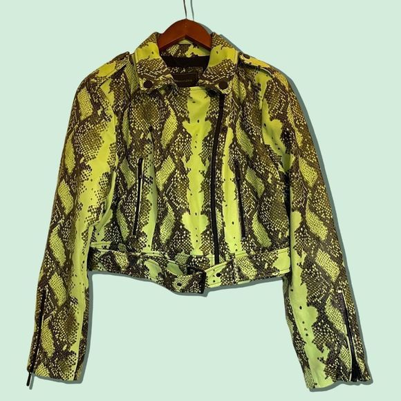 BCBG - Melanie Lambskin Leather Cropped Jacket Green Python Print - M and L - Picture 4 of 13